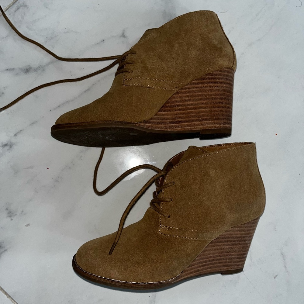 Chinese laundry tan boots